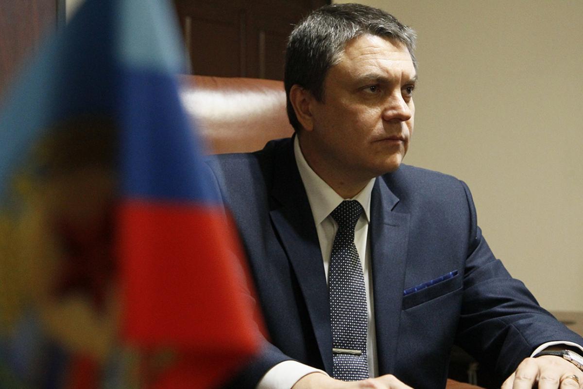 На Луганщині Пасічник ліквідував "МЗС" та "Генпрокуратуру ЛНР" На Луганщині Пасічник ліквідував "МЗС" та "Генпрокуратуру ЛНР"