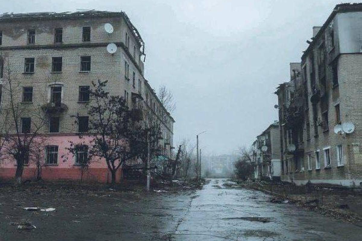 Поездка по улицам Рубежного: фото и видео разрушенного города