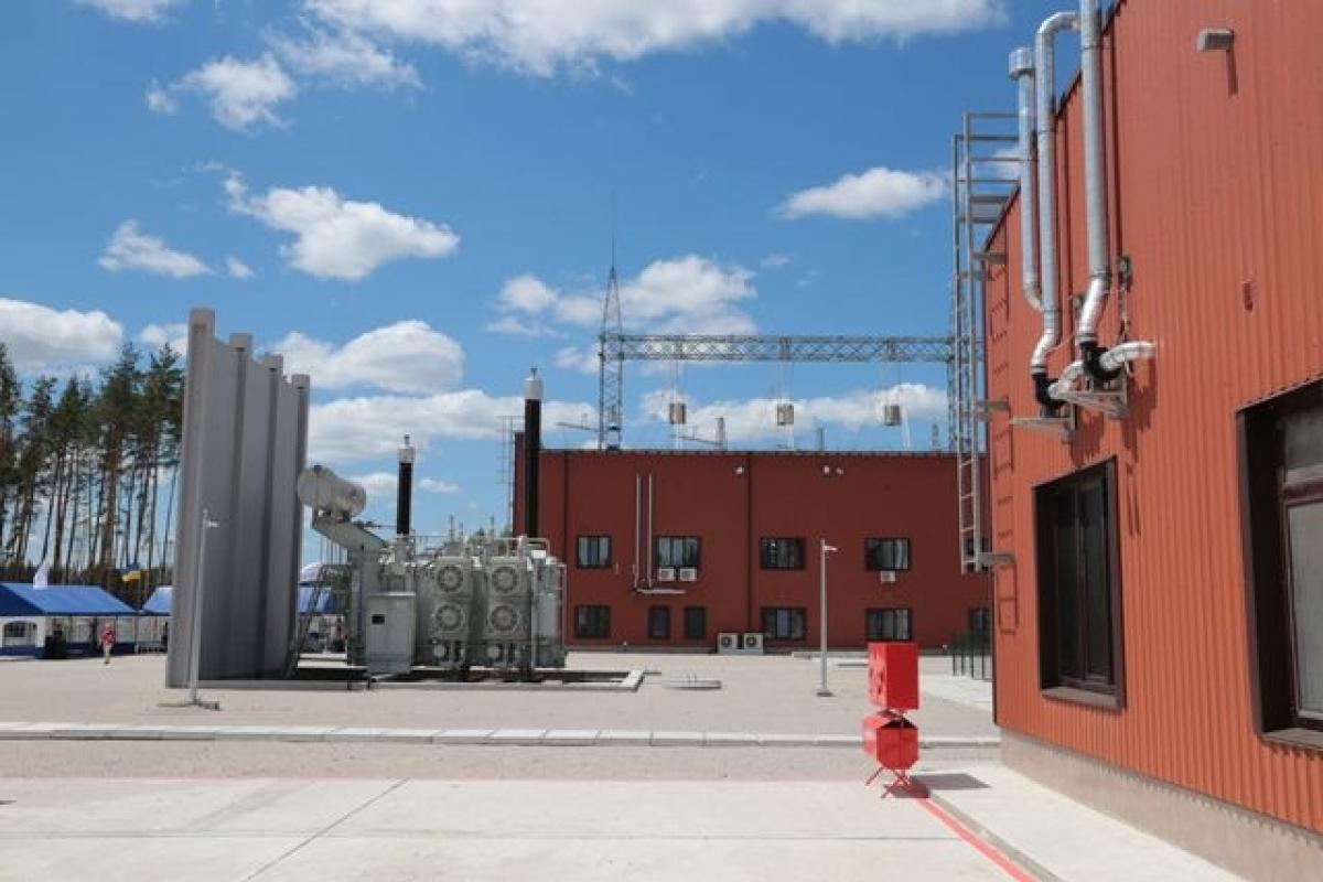 В ОВА показали, как выглядит разрушенная оккупантами подстанция "Кременская"