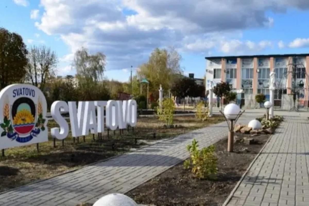 "Бавовна" у Сватовому: очевидці повідомляють про "прильоти" та руйнування "Бавовна" у Сватовому: очевидці повідомляють про "прильоти" та руйнування