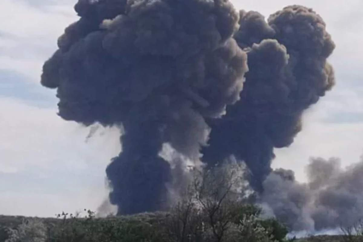 Особлива "бавовна": на Луганщині вибухнув будинок відомого колаборанта Особлива "бавовна": на Луганщині вибухнув будинок відомого колаборанта