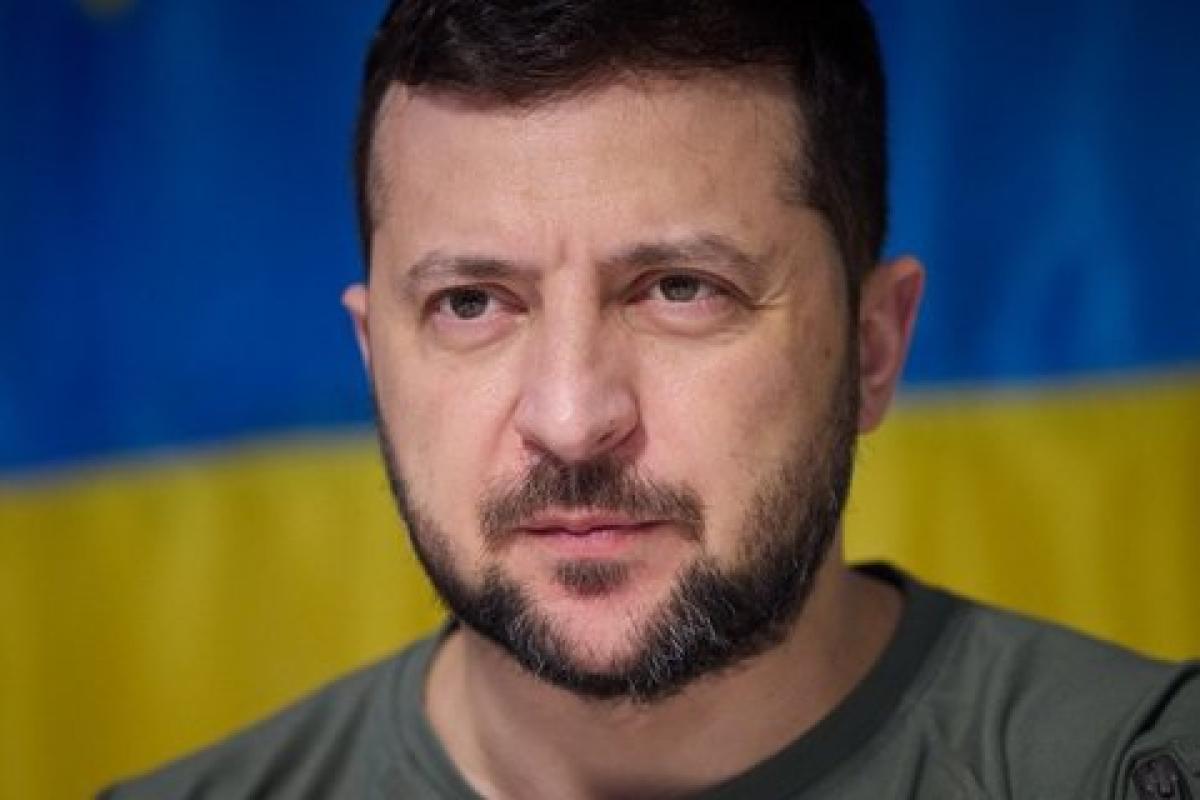 Зеленский внес в Раду законопроекты о продлении военного положения и мобилизации в Украине Зеленский внес в Раду законопроекты о продлении военного положения и мобилизации в Украине