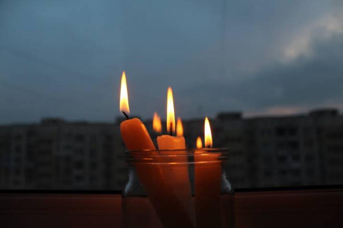 "До біса газ і вода, краще б світло дали": у жителів Лисичанська від темряви вже "дах їде"