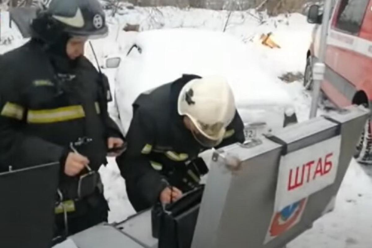 В Москве горит воинская часть: видео с места происшествия В Москве горит воинская часть: видео с места происшествия