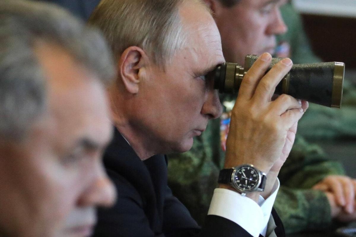 Путін підписав "надто оптимістичний" бюджет РФ на 2023 рік, - розвідка Британії Путін підписав "надто оптимістичний" бюджет РФ на 2023 рік, - розвідка Британії