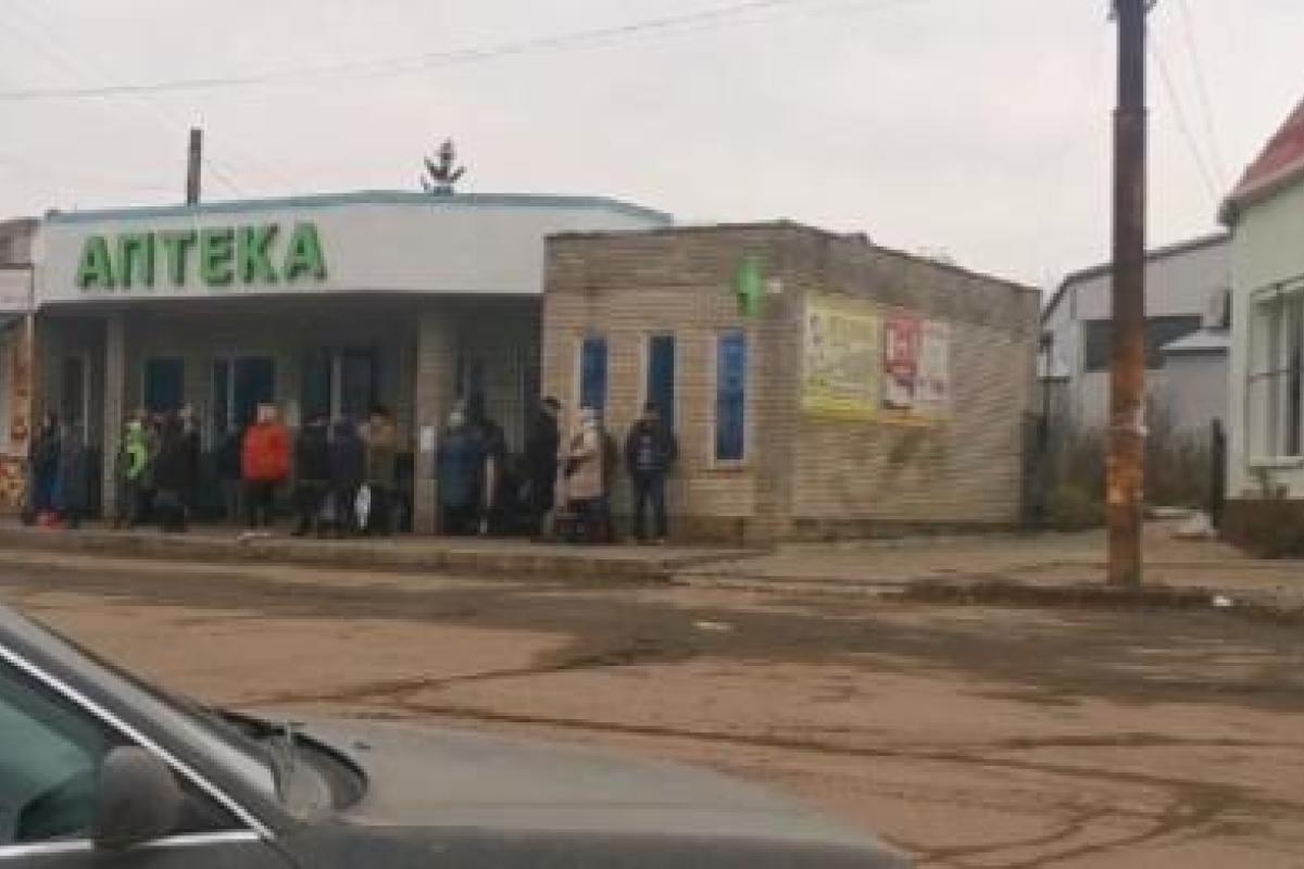 "Вивів і кулю в лоб": Жителі Лисичанська скаржаться на місцевих "бариг" "Вивів і кулю в лоб": Жителі Лисичанська скаржаться на місцевих "бариг"