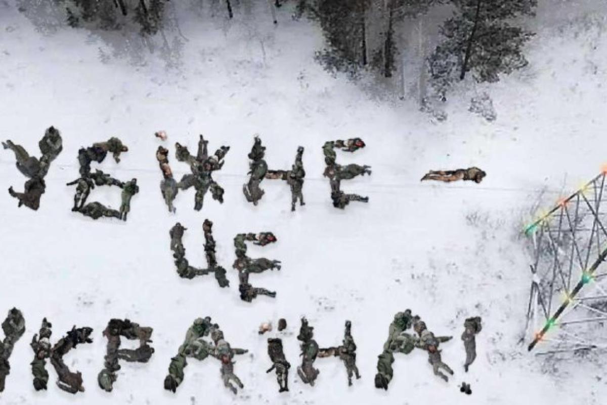 В сети сообщают о "прилетах" в Рубежном, есть жертвы В сети сообщают о "прилетах" в Рубежном, есть жертвы
