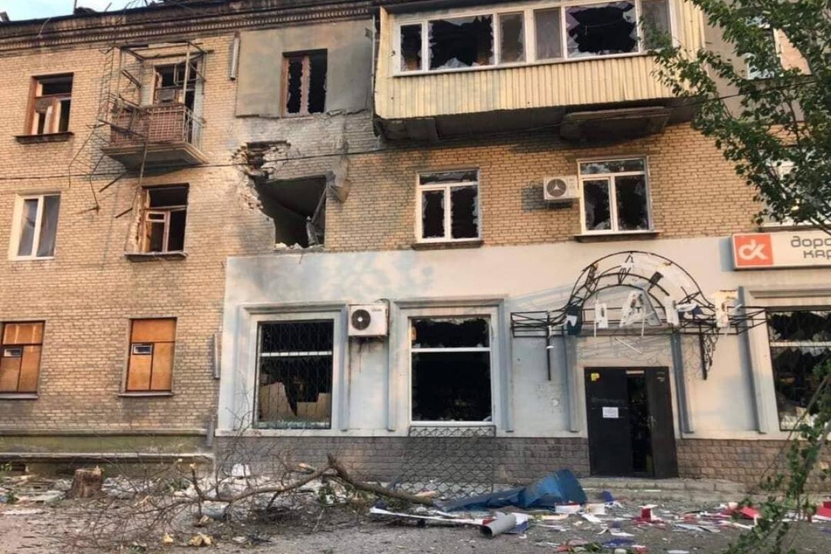 Пожар в Приволье, и "прилеты" по старому центру: ситуация в Лисичанске от очевидцев Пожар в Приволье, и "прилеты" по старому центру: ситуация в Лисичанске от очевидцев