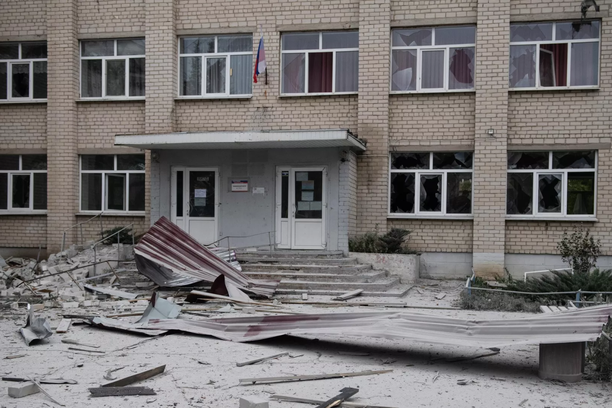 "Трупи в гаражах": у мережі повідомляють про звірства окупантів у Рубіжному стосовно цивільних "Трупи в гаражах": у мережі повідомляють про звірства окупантів у Рубіжному стосовно цивільних