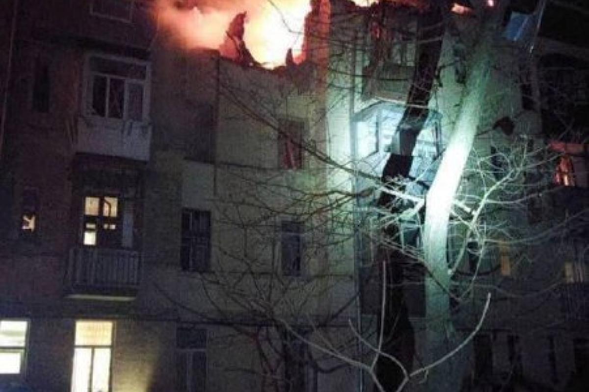 Последствия ракетного удара РФ по жилому дому в Харькове показали в сети