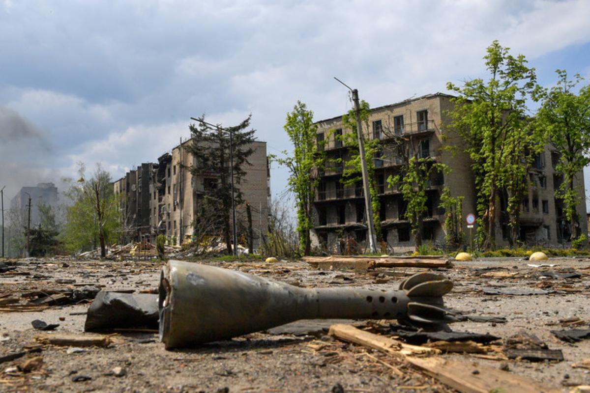 У мережі показали, як окупанти нав'язують мешканцям Лисичанська робити російський паспорт У мережі показали, як окупанти нав'язують мешканцям Лисичанська робити російський паспорт