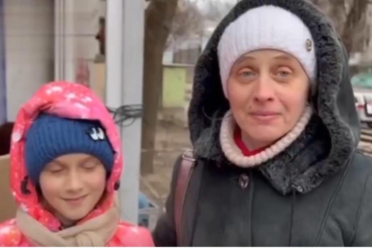 "Втікати не хочеться, але доведеться": Сєвєродонецькі "ждуни" про ситуацію в місті "Втікати не хочеться, але доведеться": Сєвєродонецькі "ждуни" про ситуацію в місті