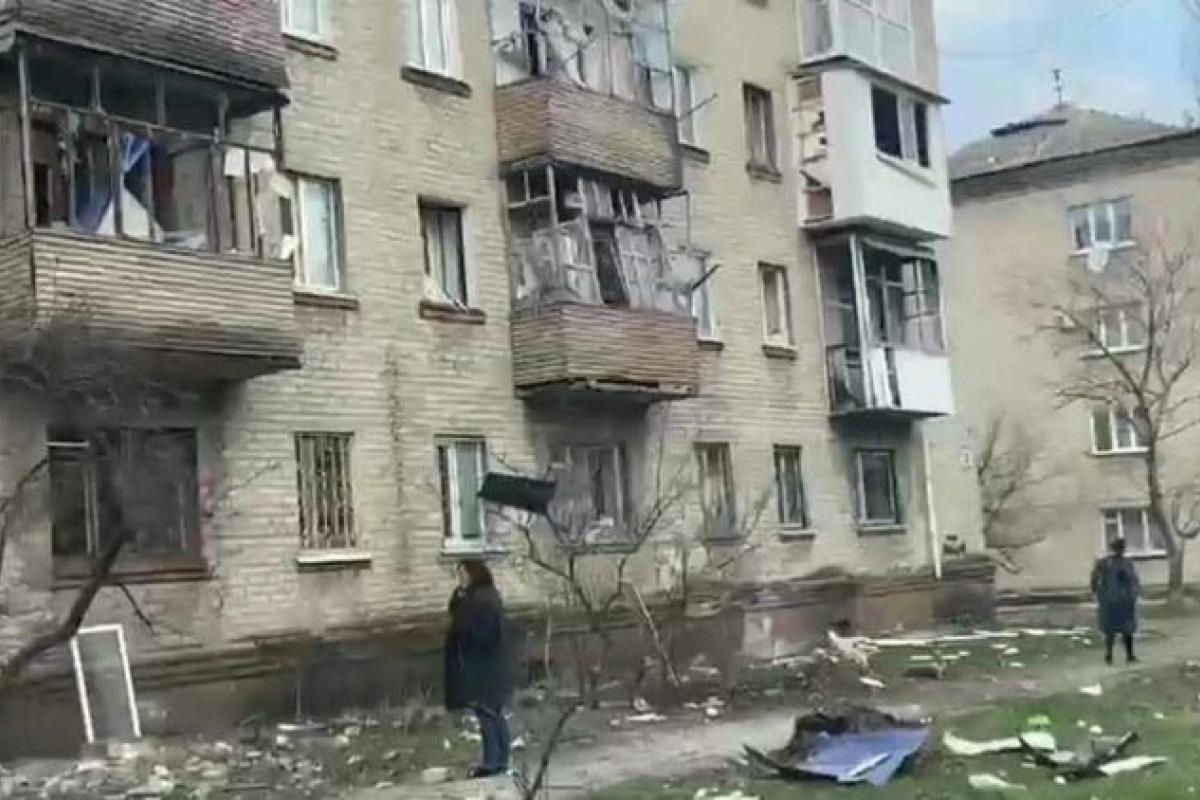 "Зрізали хороші, поставили тяп-ляп": Сєвєродончани про заміну вікон та дверей