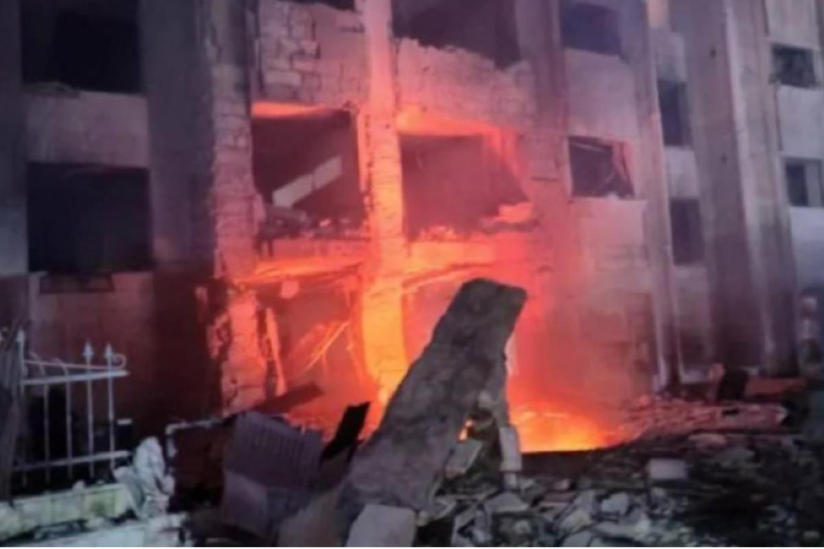 Израиль атаковал ракетами столицу Сирии: фото и видео с места происшествия Израиль атаковал ракетами столицу Сирии: фото и видео с места происшествия