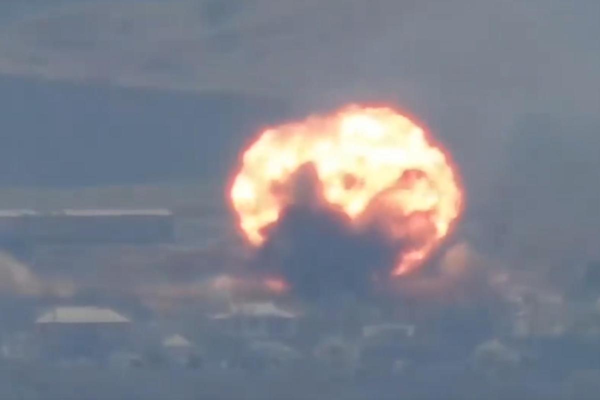 "Хорошее файер-шоу": На Луганщине ВСУ уничтожили вражеский склад БК "Хорошее файер-шоу": На Луганщине ВСУ уничтожили вражеский склад БК