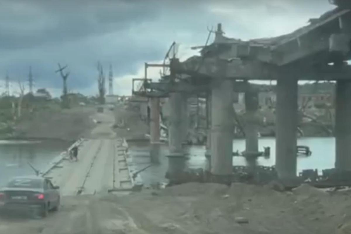 "Інформація для тих, хто планує поїздку додому": Очевидець про роботу переправи між Лисичанськом та Сєвєродонецьком "Інформація для тих, хто планує поїздку додому": Очевидець про роботу переправи між Лисичанськом та Сєвєродонецьком