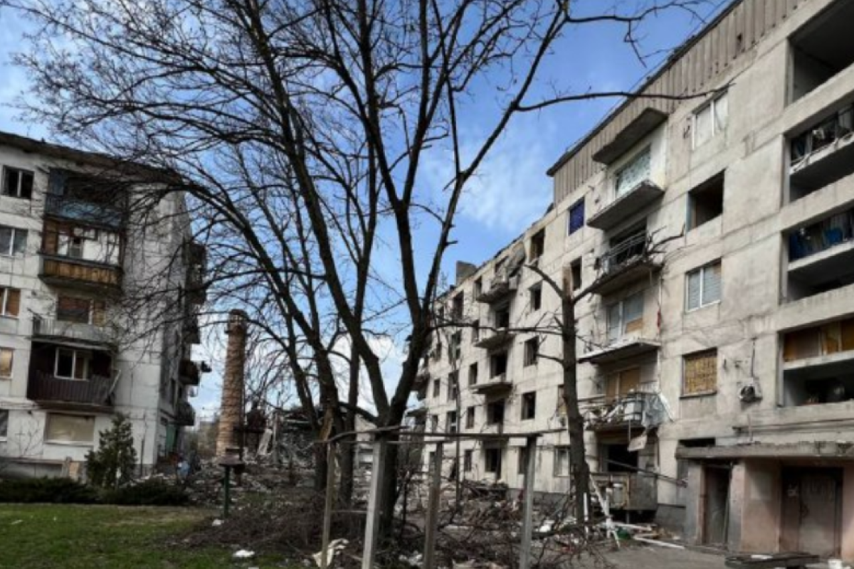 "Обстановка, как перед Новым годом": в сети рассказали о ситуации в Кременной и показали свежие кадры "Обстановка, как перед Новым годом": в сети рассказали о ситуации в Кременной и показали свежие кадры