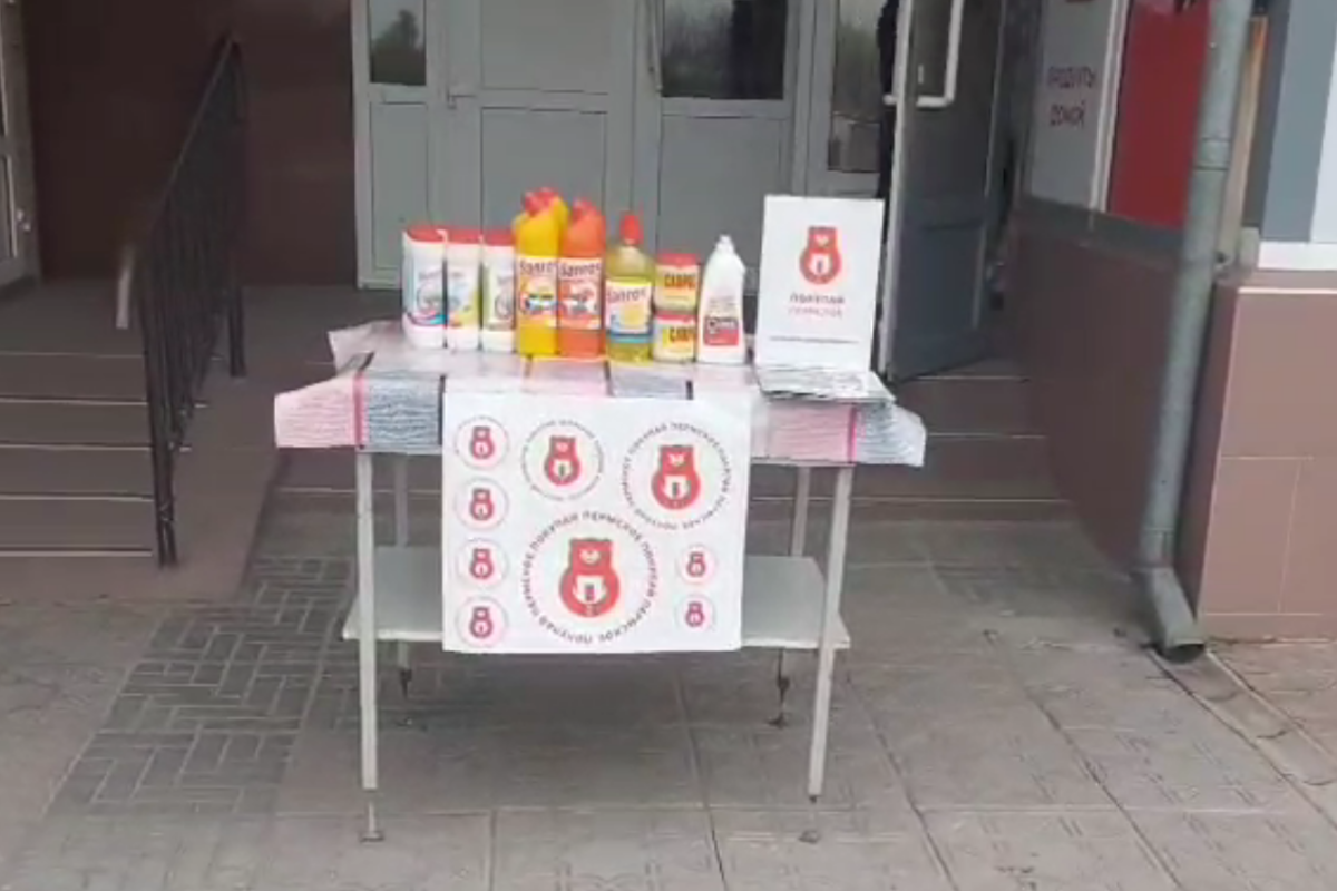 По половині цукерки та пряника, щоб не об'їлися: в окупованому Сєвєродонецьку розпочався "ярмарок" По половині цукерки та пряника, щоб не об'їлися: в окупованому Сєвєродонецьку розпочався "ярмарок"