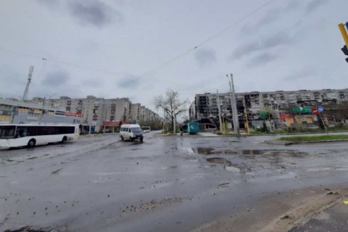 Во дворах Северодонецка срезанные батареи, а в Лисичанске - емкость с воздушными шариками: в сети появились свежие кадры из оккупированных городов