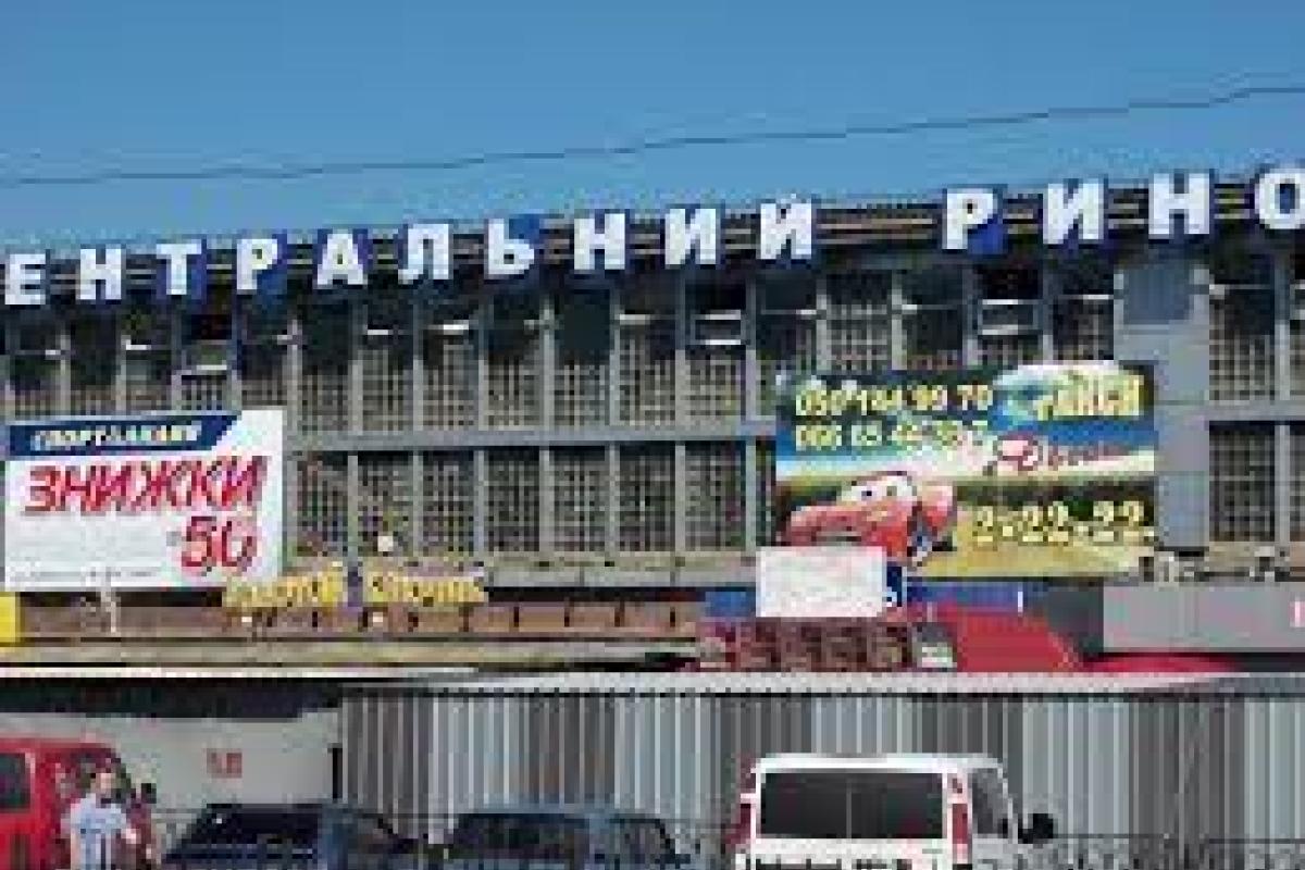 "Усе, як мріяли почекуни: чинно і благородно": очевидці показали на відео ринок у Сєвєродонецьку "Усе, як мріяли почекуни: чинно і благородно": очевидці показали на відео ринок у Сєвєродонецьку