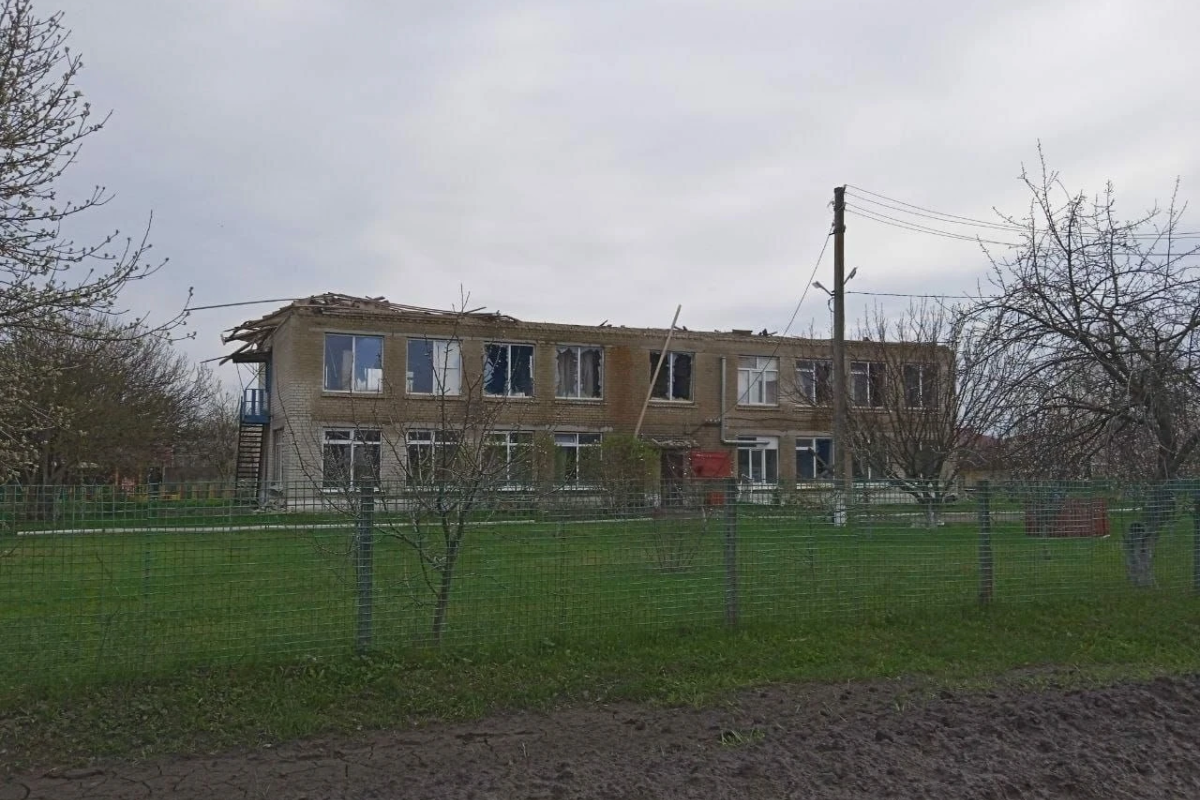 "Кишмя кишит оккупантами": в сети показали, что россияне сделали с одним из населенных пунктов Луганщины "Кишмя кишит оккупантами": в сети показали, что россияне сделали с одним из населенных пунктов Луганщины