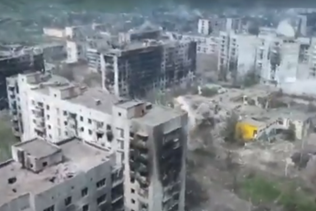 "Сказочки о "нехватке боеприпасов": В ВСУ показали жестокие бои за каждый метр Бахмута "Сказочки о "нехватке боеприпасов": В ВСУ показали жестокие бои за каждый метр Бахмута