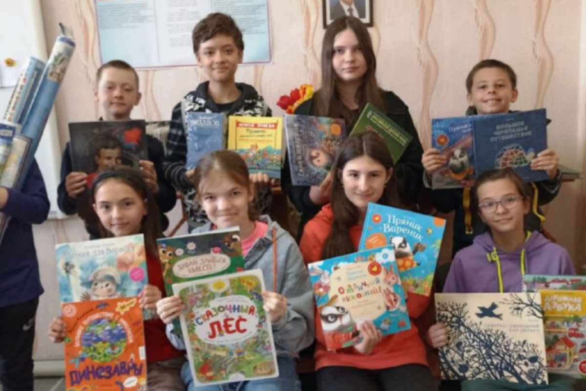 "Будущее за образованной молодежью": оккупанты похвастались "гуманитаркой" для школьников Северодонецка "Будущее за образованной молодежью": оккупанты похвастались "гуманитаркой" для школьников Северодонецка