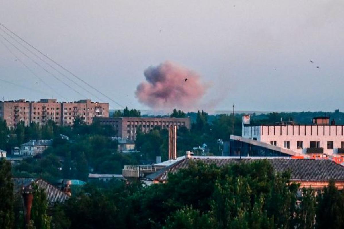 В оккупированном Донецке прогремел взрыв: очевидцы сообщают, что дымит в Ленинском районе - видео В оккупированном Донецке прогремел взрыв: очевидцы сообщают, что дымит в Ленинском районе - видео