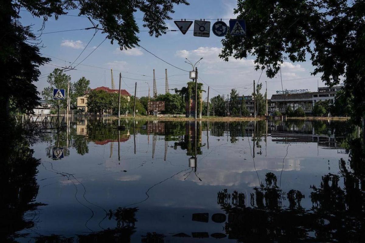 Вода еще будет прибывать: в Херсонcкой ОВА рассказали, когда ждать пика наводнения Вода еще будет прибывать: в Херсонcкой ОВА рассказали, когда ждать пика наводнения