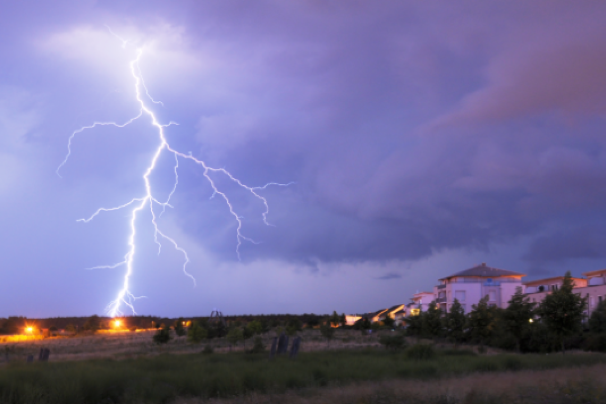 Похолодання та дощі з грозами: які регіони України накриє негода Похолодання та дощі з грозами: які регіони України накриє негода