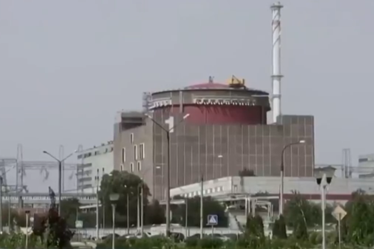 Зеленський пояснив, чому Росія хоче "підірвати Запорізьку АЕС" Зеленський пояснив, чому Росія хоче "підірвати Запорізьку АЕС"
