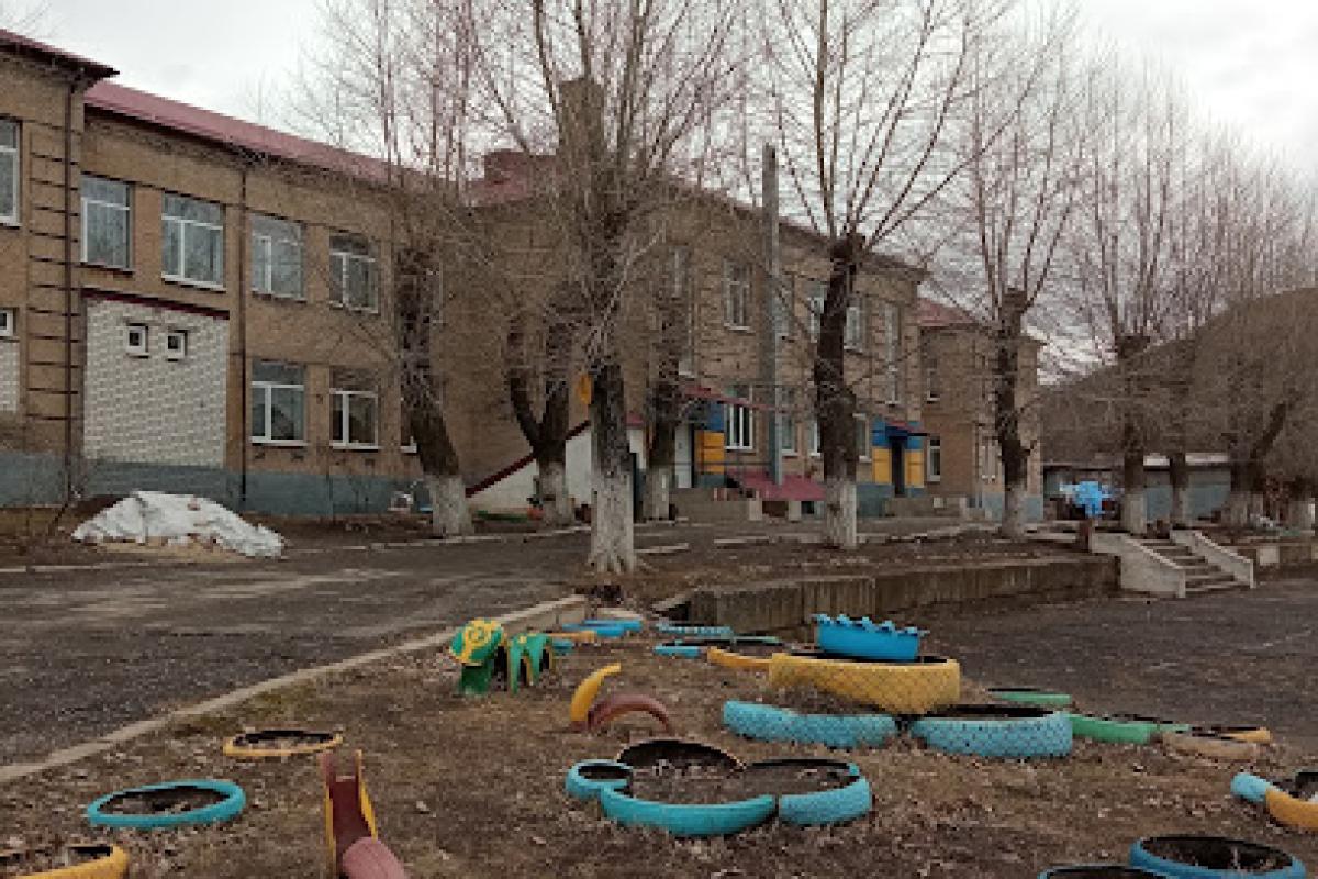 Обстановка в Лисичанске: оккупанты показали на видео последствия "прилетов" по школе Обстановка в Лисичанске: оккупанты показали на видео последствия "прилетов" по школе