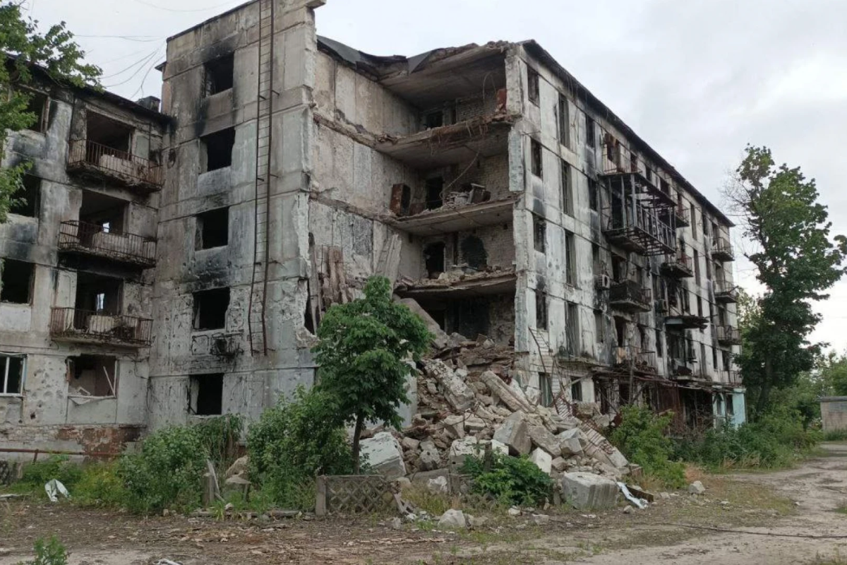 "Прилеты ежедневно и не только по окраинам": Обстановка в Кременной от очевидцев