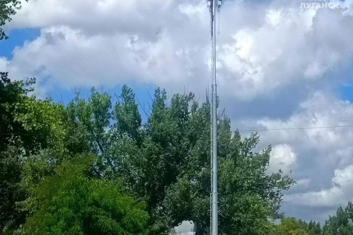"МКС больше не монополист": В оккупированном Луганске подключают антенны сотовой связи "МКС больше не монополист": В оккупированном Луганске подключают антенны сотовой связи