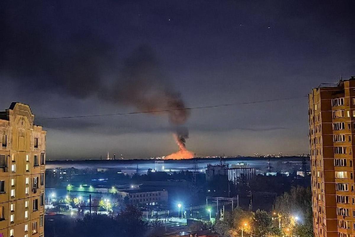 Вибух у Московській області: очевидці повідомляють про пожежу на військовому аеродромі Вибух у Московській області: очевидці повідомляють про пожежу на військовому аеродромі