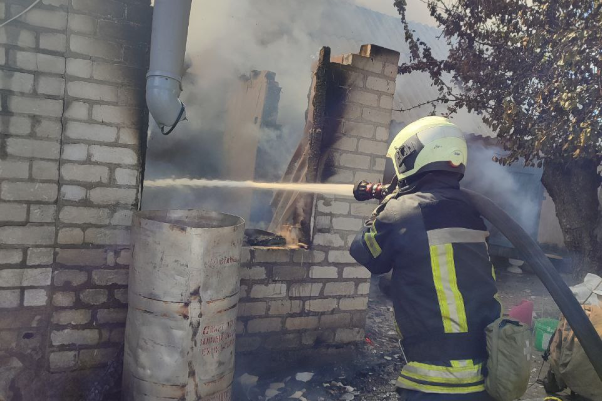 В оккупированном Лисичанске сгорел частный дом - фото В оккупированном Лисичанске сгорел частный дом - фото