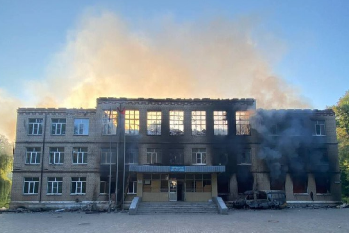 Разбитые школы Донбасса: в сети показали, как сейчас выглядят учебные заведения Донецкой и Луганской областях Разбитые школы Донбасса: в сети показали, как сейчас выглядят учебные заведения Донецкой и Луганской областях