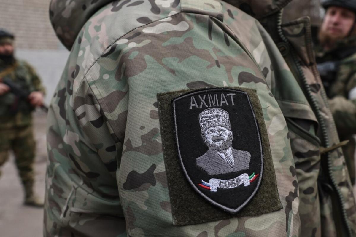 "Высматривают стариков и давят на жалость": В Лисичанске "кадыровцы" нашли новый способ заработка "Высматривают стариков и давят на жалость": В Лисичанске "кадыровцы" нашли новый способ заработка