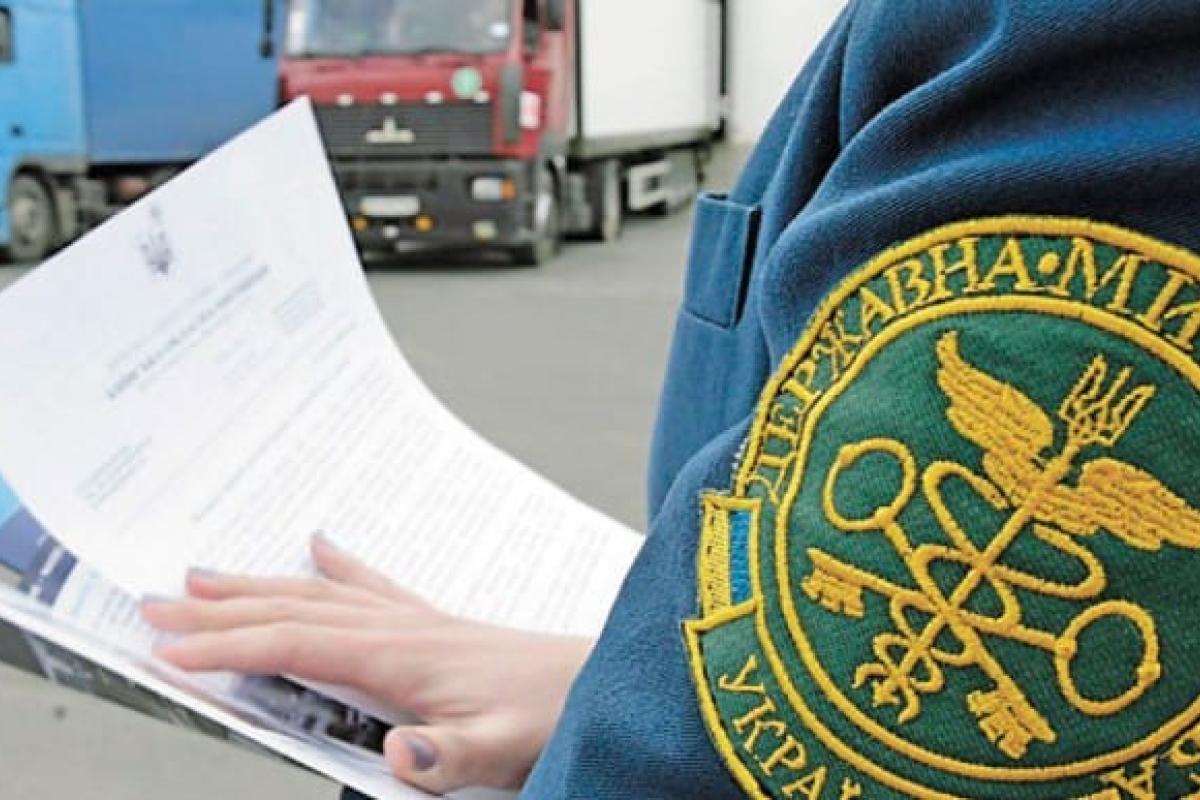 В Україні третина гуманітарної допомоги "не доїхала" до військових частин, - Держмитслужба В Україні третина гуманітарної допомоги "не доїхала" до військових частин, - Держмитслужба