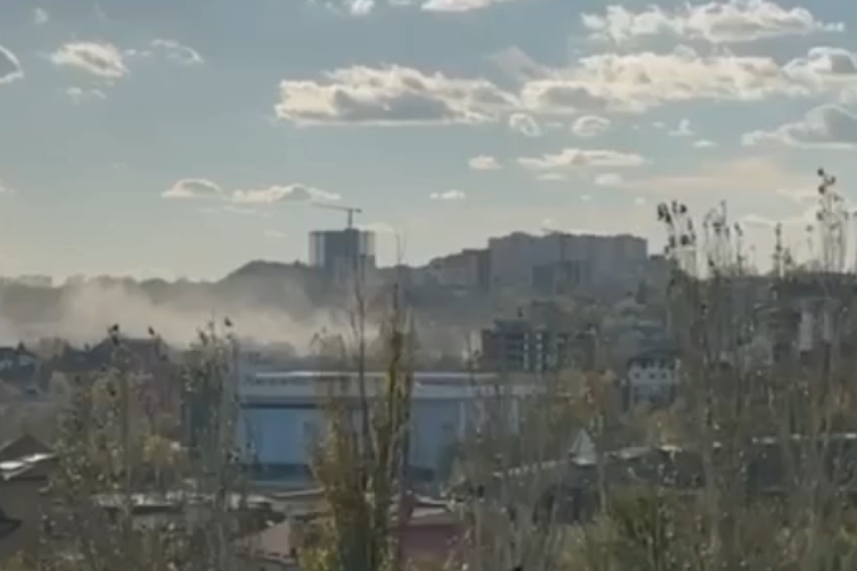 В оккупированном Донецке прогремели взрывы: в сети показали последствия удара