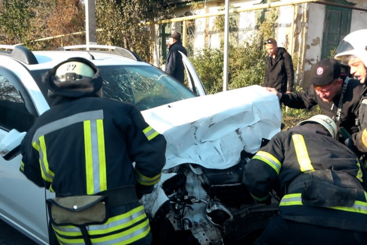 ДТП в Станично-Луганском районе с участием автобуса: оккупанты обнародовали фото последствий