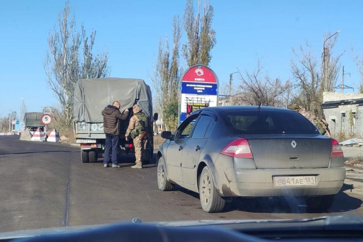 "Що завгодно, але дай": Очевидець розповів, як російські військові жебракують на в'їзді в Рубіжне