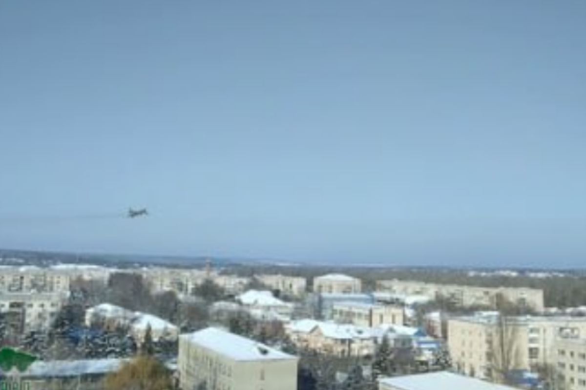 Окупована Кремінна: у мережі показали ворожі штурмовики СУ-25 над містом Окупована Кремінна: у мережі показали ворожі штурмовики СУ-25 над містом