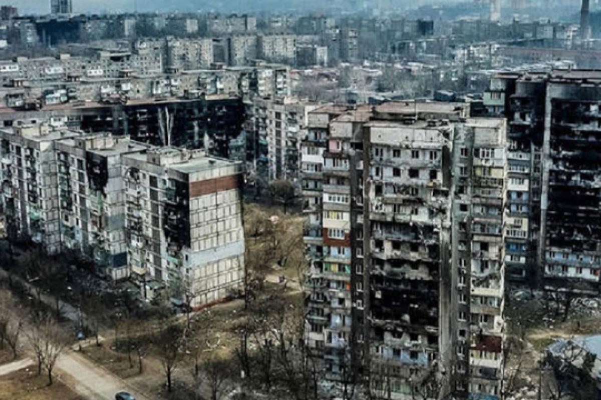 "Квартиры нет, а платежки приходят": В Мариуполе оккупанты разносят квитанции по разрушенным домам "Квартиры нет, а платежки приходят": В Мариуполе оккупанты разносят квитанции по разрушенным домам