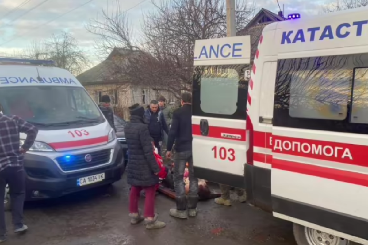 На Черкащине российская ракета ударила по жилому сектору: фото последствий На Черкащине российская ракета ударила по жилому сектору: фото последствий