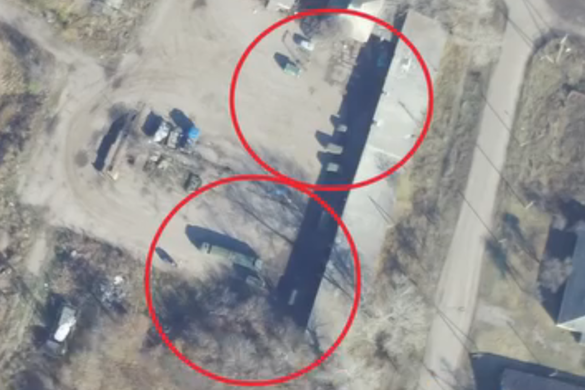 Ночная "охота": в Сватовском районе СБУ уничтожила склад боеприпасов и бронированную технику оккупантов - видео