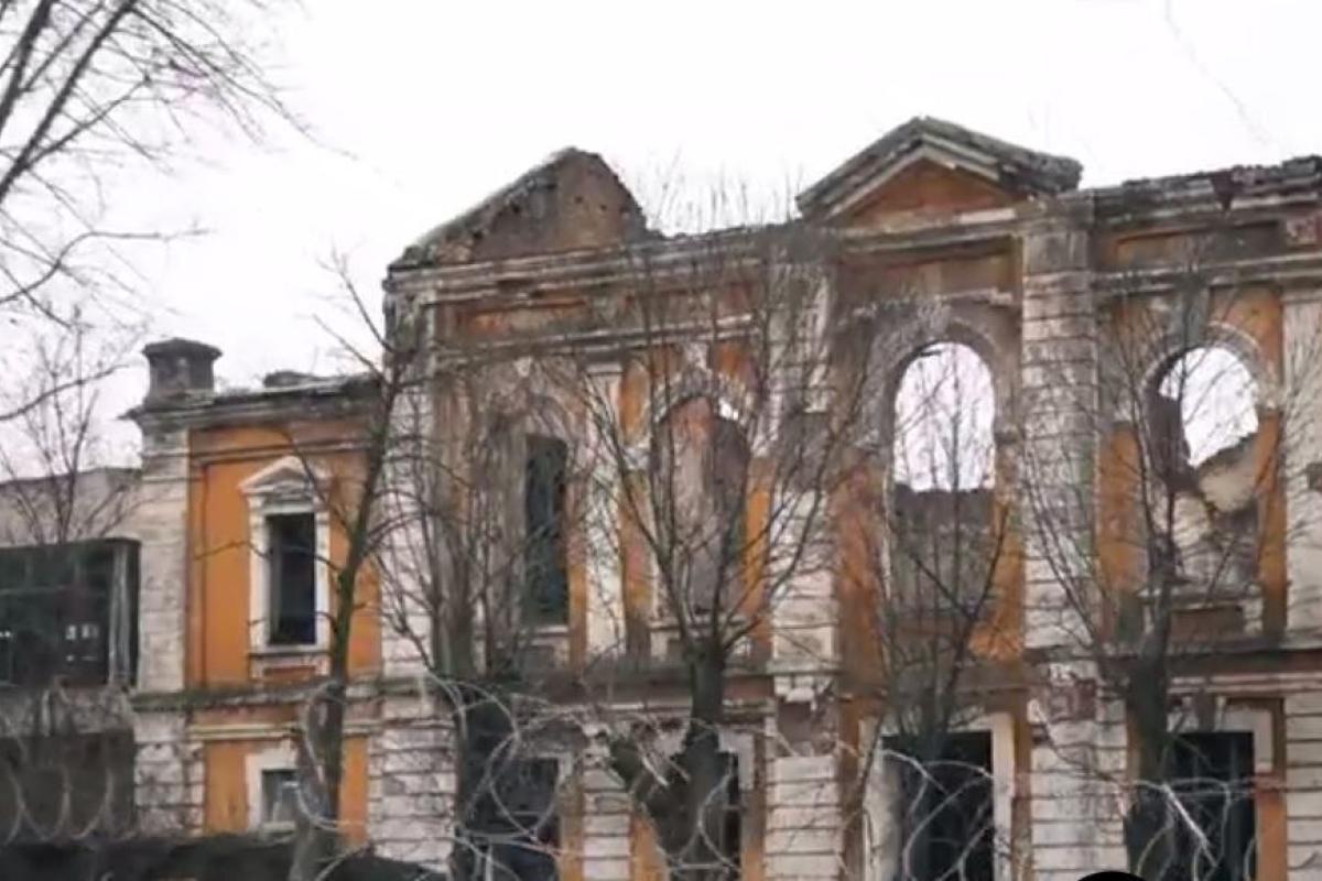 "Все стабільно - батареї ріжуть, військові "таранять" цивільних": Обстановка в Лисичанську від очевидців "Все стабільно - батареї ріжуть, військові "таранять" цивільних": Обстановка в Лисичанську від очевидців