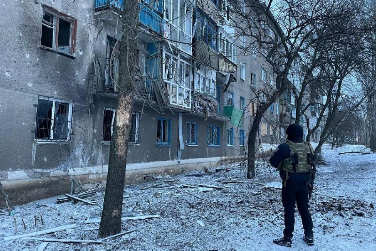 В Авдеевке россияне сбросили авиабомбу на жилой дом, есть погибший, - ОВА В Авдеевке россияне сбросили авиабомбу на жилой дом, есть погибший, - ОВА
