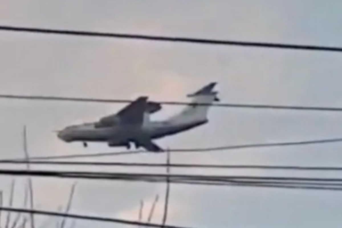 Силы обороны показали видео последнего полета в зону невозврата российского самолета А-50