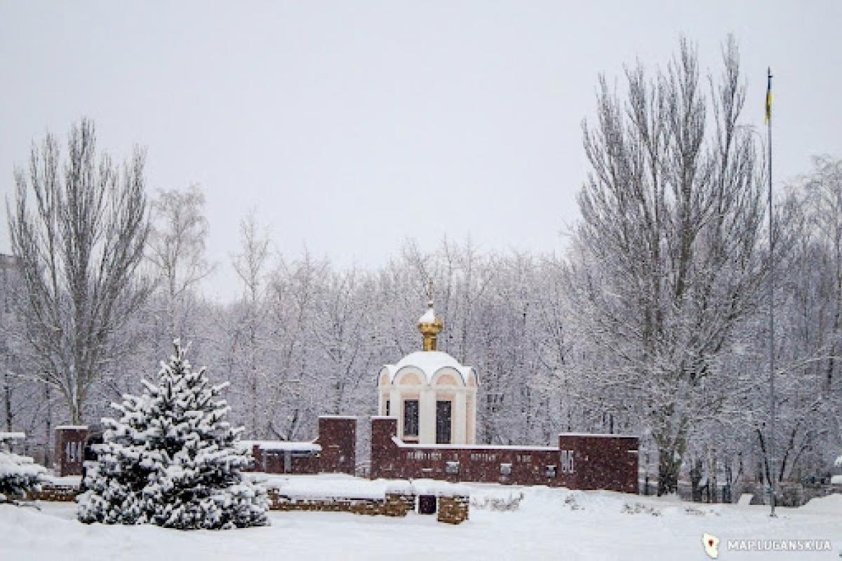 Непогода в Лисичанске: в сети показали, как оккупанты расчищают дороги - фото Непогода в Лисичанске: в сети показали, как оккупанты расчищают дороги - фото